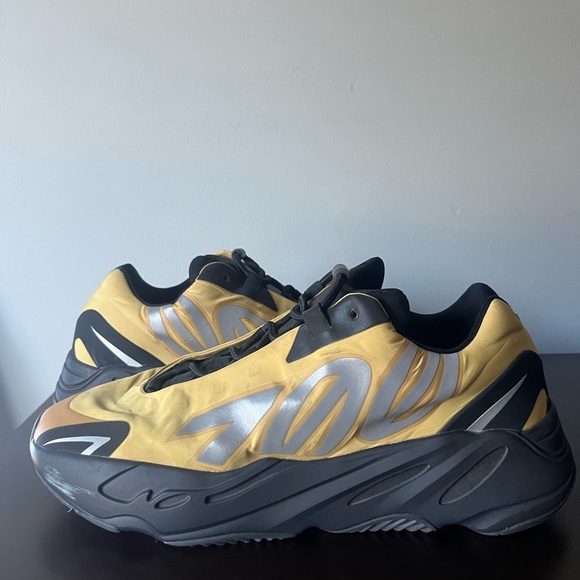 Yezzy Boost 700 - Honey Flux - Picture 1 of 5